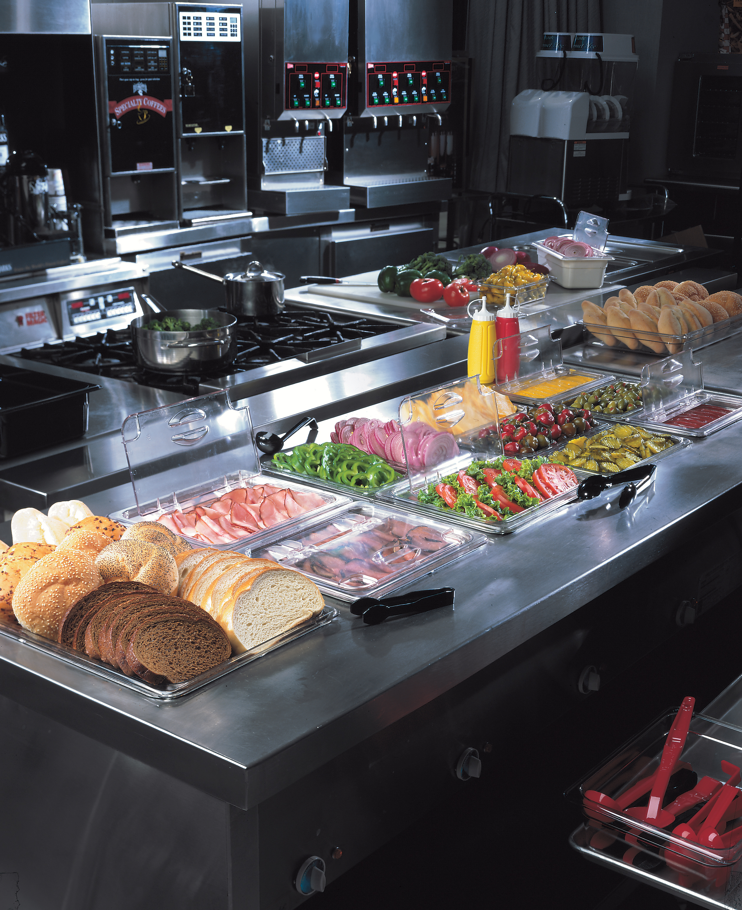 Cubeta GN 1/2 de policarbonato transparente 26.5 x 32.5 x 6,5 cm Capacidad 3.9 L CAMBRO 22CW-135